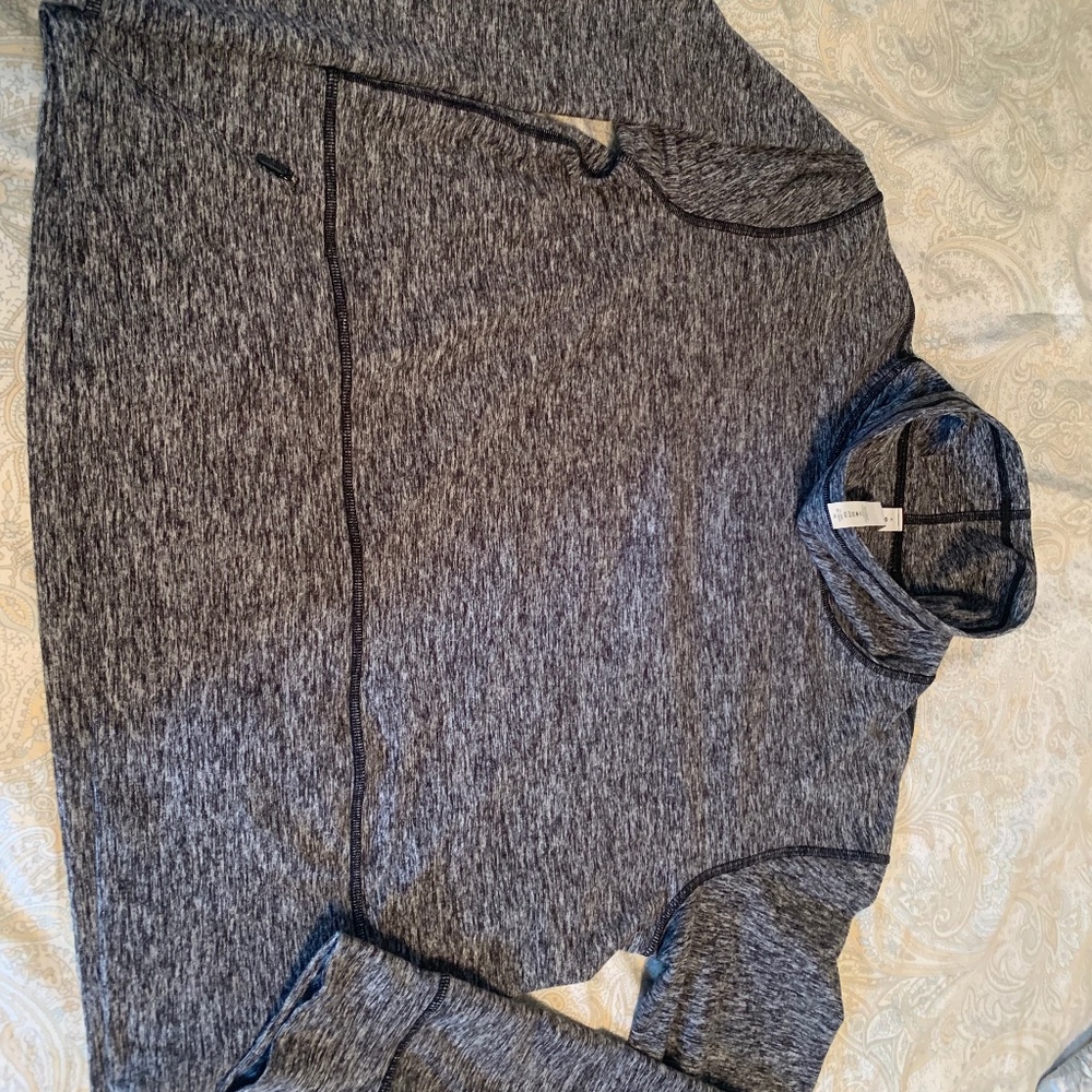 Lululemon green crop top